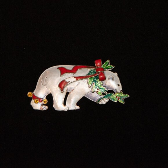 Enamel Holiday Polar Bear Brooch/lapel Pin - Picture 1 of 2